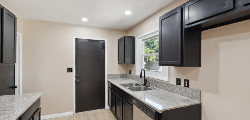 Single Family Residence at 1402 E Shields Ave, Fresno, CA 93704