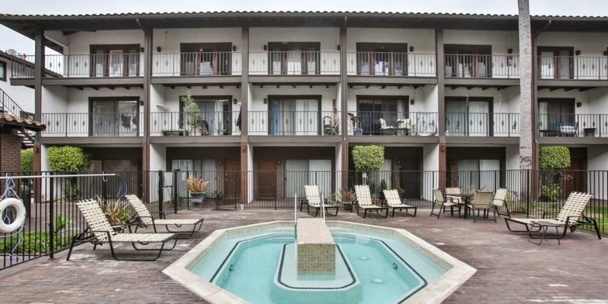 Condo at 17200 Newhope St, Fountain Valley CA 92708